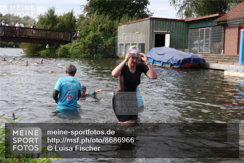 31.08.2025 - Elbe Triathlon Hamburg Luisa Fischer http://msf.ph/oto/8686966 31.08.2025 10:51:29 Schwimmen 1531, 1556 meine-sportfotos.de