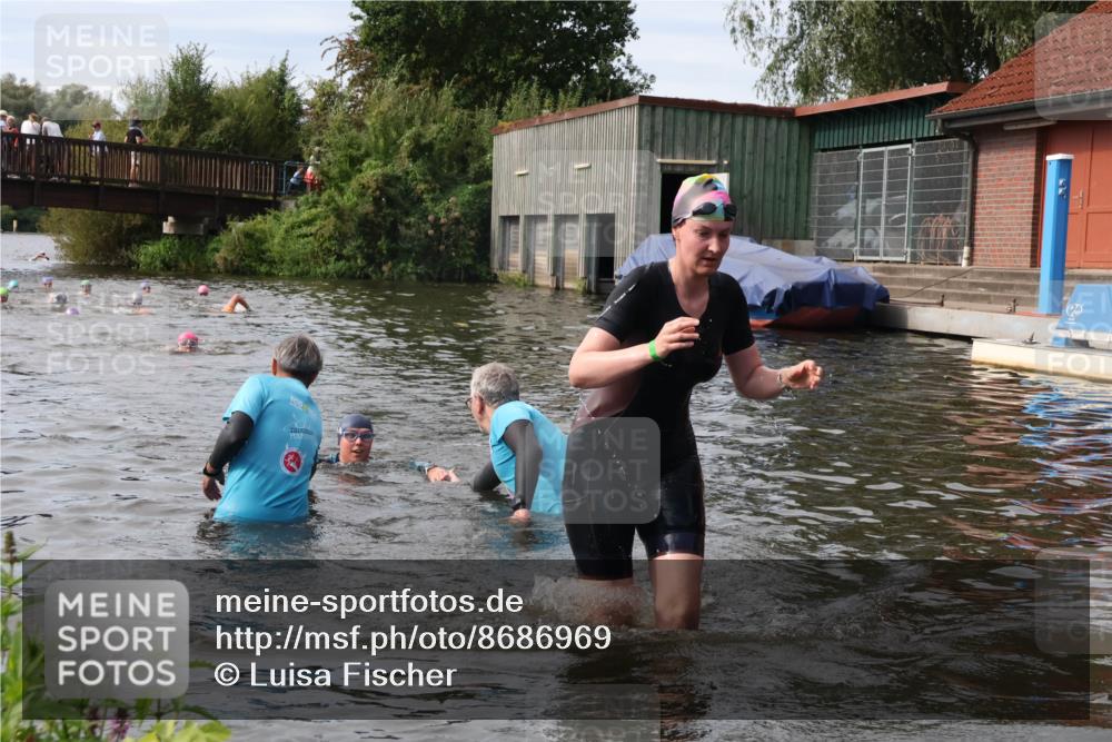 31.08.2025 - Elbe Triathlon Hamburg Luisa Fischer http://msf.ph/oto/8686969 31.08.2025 10:51:29 Schwimmen 1531, 1556 meine-sportfotos.de