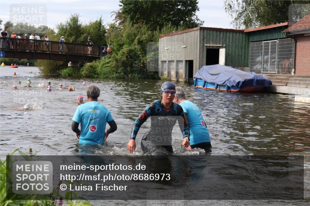 31.08.2025 - Elbe Triathlon Hamburg Luisa Fischer http://msf.ph/oto/8686973 31.08.2025 10:51:32 Schwimmen 1531, 1556 meine-sportfotos.de
