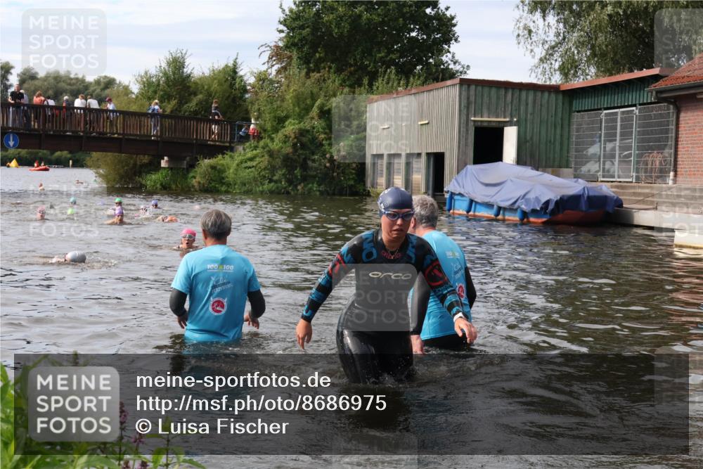31.08.2025 - Elbe Triathlon Hamburg Luisa Fischer http://msf.ph/oto/8686975 31.08.2025 10:51:33 Schwimmen 1531, 1556 meine-sportfotos.de