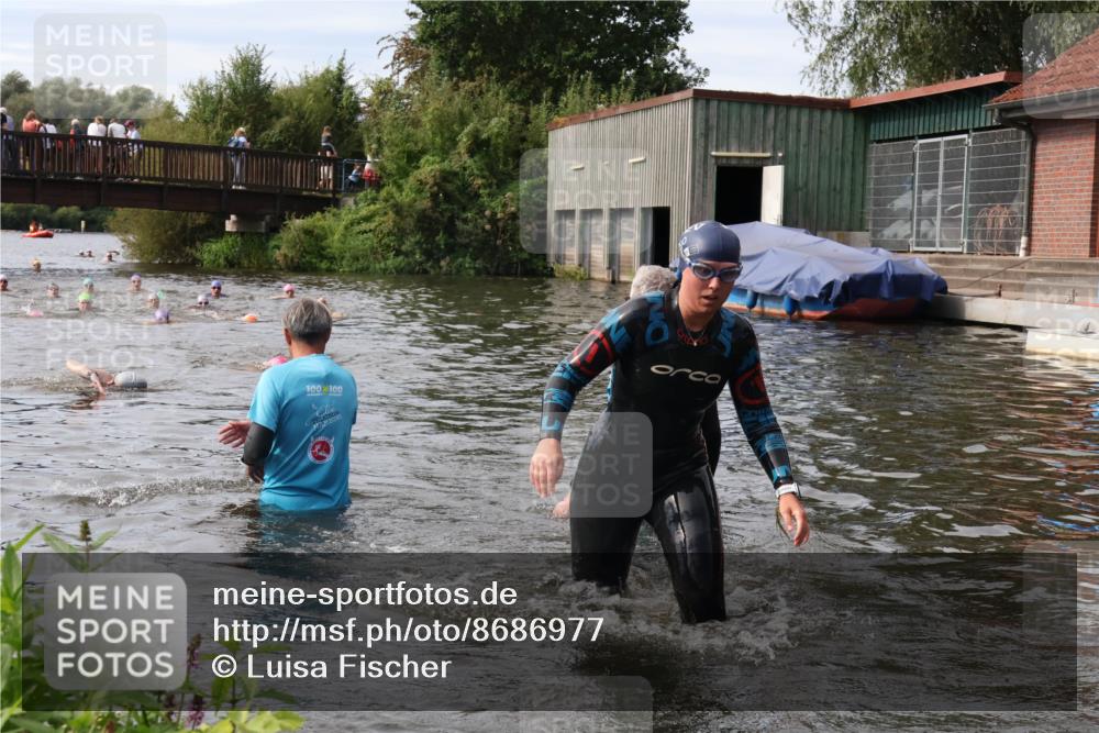 31.08.2025 - Elbe Triathlon Hamburg Luisa Fischer http://msf.ph/oto/8686977 31.08.2025 10:51:33 Schwimmen 1531, 1556 meine-sportfotos.de