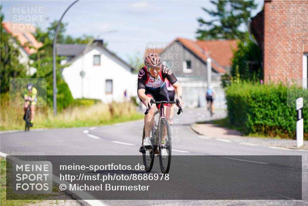 31.08.2025 - Elbe Triathlon Hamburg Michael Burmester http://msf.ph/oto/8686978 31.08.2025 14:48:22 Radfahren 141, 144 meine-sportfotos.de