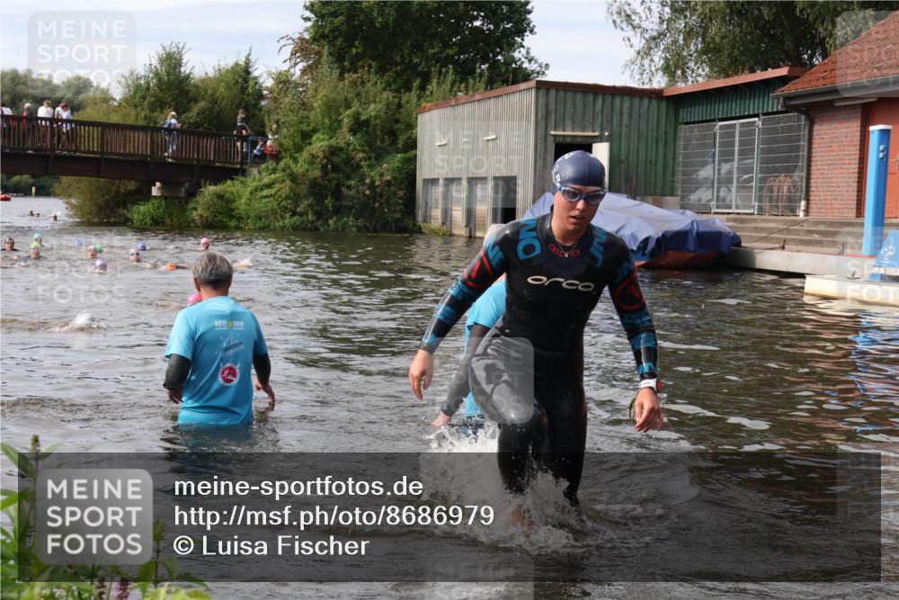 31.08.2025 - Elbe Triathlon Hamburg Luisa Fischer http://msf.ph/oto/8686979 31.08.2025 10:51:34 Schwimmen 1531, 1556 meine-sportfotos.de