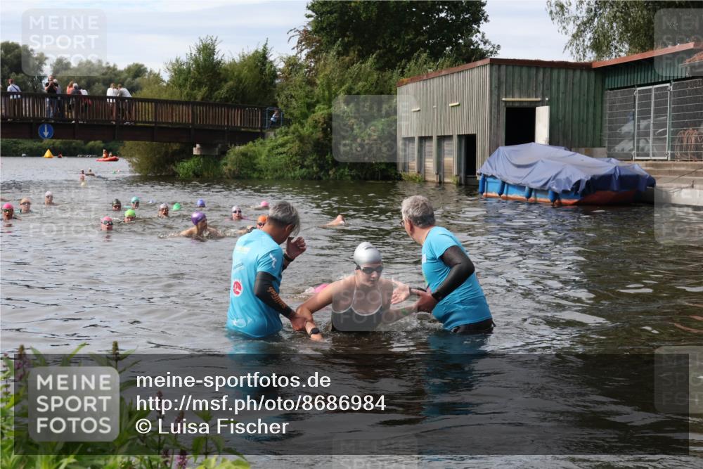 31.08.2025 - Elbe Triathlon Hamburg Luisa Fischer http://msf.ph/oto/8686984 31.08.2025 10:51:43 Schwimmen 1553, 1618 meine-sportfotos.de