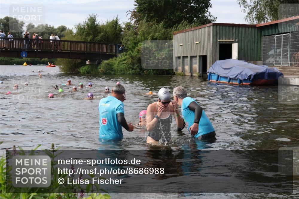31.08.2025 - Elbe Triathlon Hamburg Luisa Fischer http://msf.ph/oto/8686988 31.08.2025 10:51:43 Schwimmen 1553, 1618 meine-sportfotos.de
