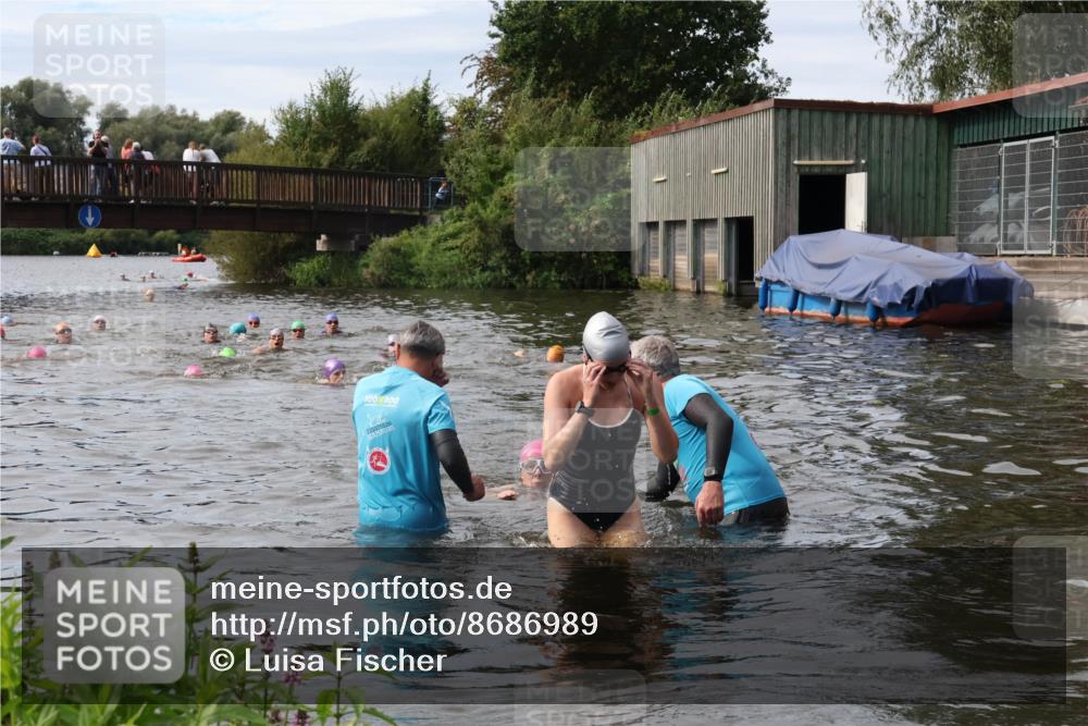 31.08.2025 - Elbe Triathlon Hamburg Luisa Fischer http://msf.ph/oto/8686989 31.08.2025 10:51:44 Schwimmen 1553, 1618 meine-sportfotos.de