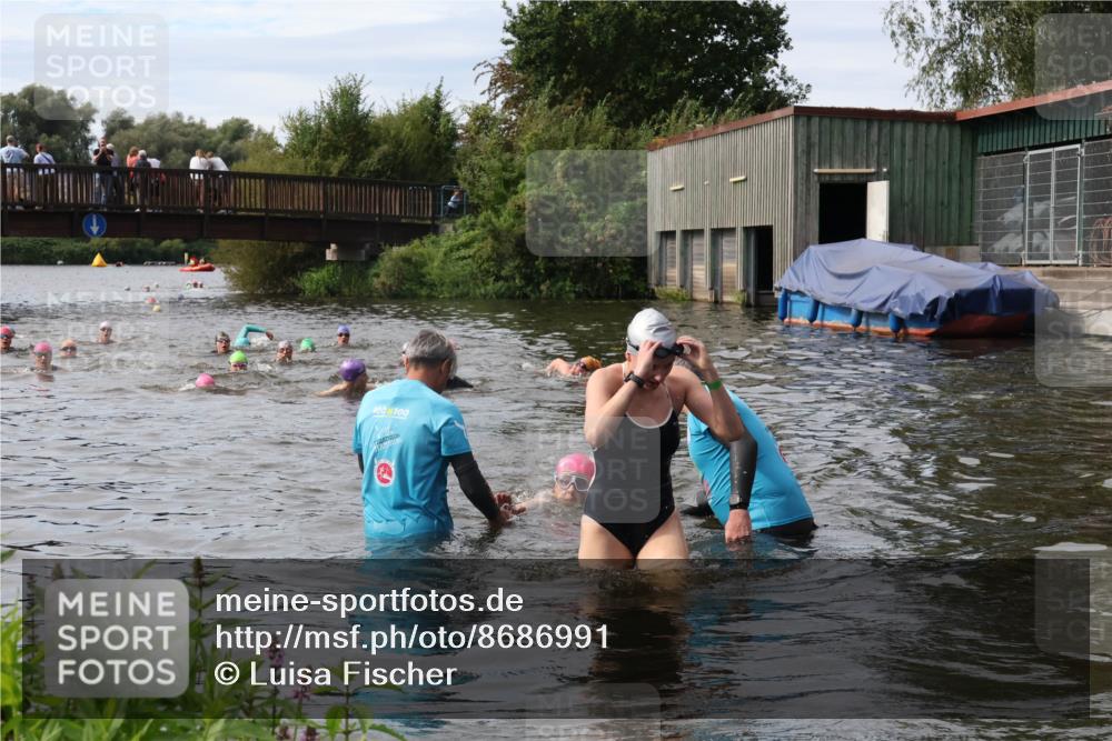 31.08.2025 - Elbe Triathlon Hamburg Luisa Fischer http://msf.ph/oto/8686991 31.08.2025 10:51:44 Schwimmen 1553, 1618 meine-sportfotos.de