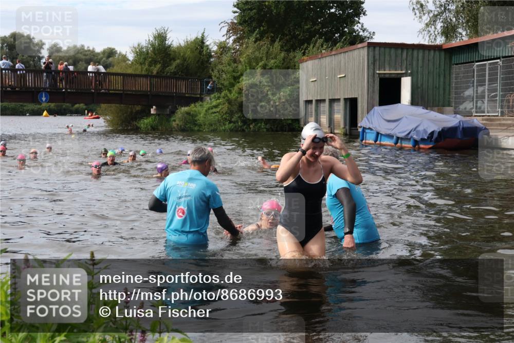 31.08.2025 - Elbe Triathlon Hamburg Luisa Fischer http://msf.ph/oto/8686993 31.08.2025 10:51:44 Schwimmen 1553, 1618 meine-sportfotos.de
