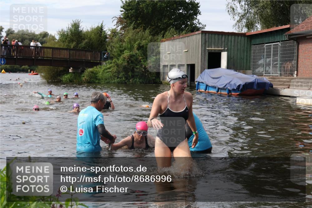 31.08.2025 - Elbe Triathlon Hamburg Luisa Fischer http://msf.ph/oto/8686996 31.08.2025 10:51:45 Schwimmen 1553, 1618 meine-sportfotos.de