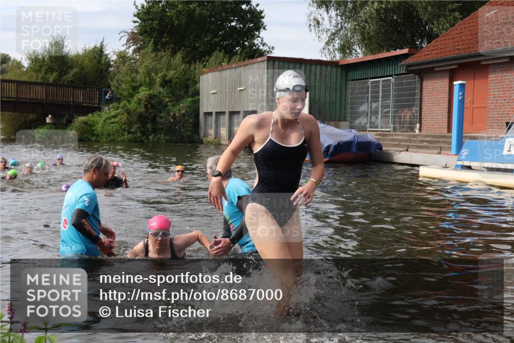 31.08.2025 - Elbe Triathlon Hamburg Luisa Fischer http://msf.ph/oto/8687000 31.08.2025 10:51:46 Schwimmen 1553, 1618 meine-sportfotos.de