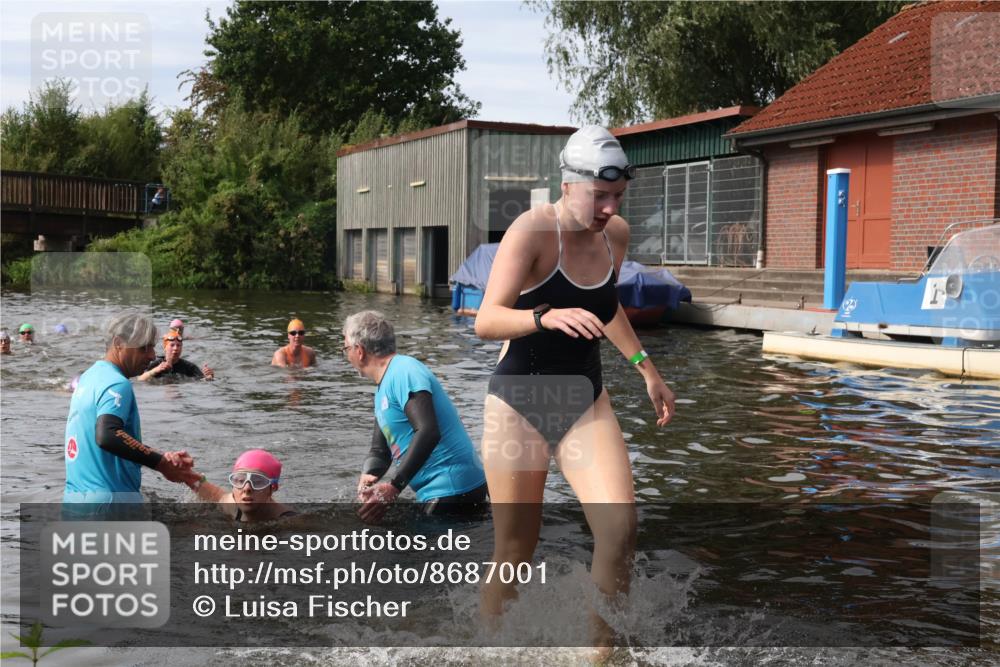 31.08.2025 - Elbe Triathlon Hamburg Luisa Fischer http://msf.ph/oto/8687001 31.08.2025 10:51:46 Schwimmen 1553, 1618 meine-sportfotos.de