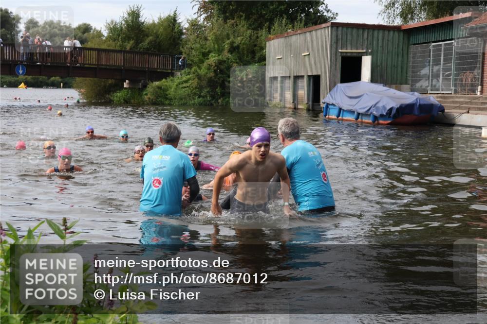 31.08.2025 - Elbe Triathlon Hamburg Luisa Fischer http://msf.ph/oto/8687012 31.08.2025 10:51:56 Schwimmen 1536, 1552, 1561, 1562, 1571, 1595, 1597 meine-sportfotos.de