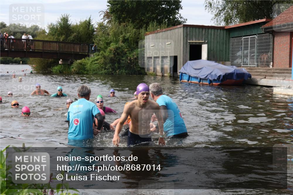 31.08.2025 - Elbe Triathlon Hamburg Luisa Fischer http://msf.ph/oto/8687014 31.08.2025 10:51:56 Schwimmen 1536, 1552, 1561, 1562, 1571, 1595, 1597 meine-sportfotos.de
