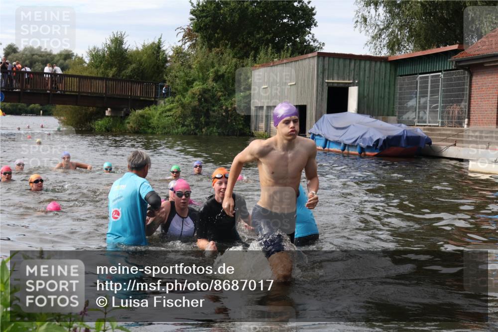 31.08.2025 - Elbe Triathlon Hamburg Luisa Fischer http://msf.ph/oto/8687017 31.08.2025 10:51:57 Schwimmen 1536, 1552, 1561, 1562, 1571, 1595, 1597 meine-sportfotos.de