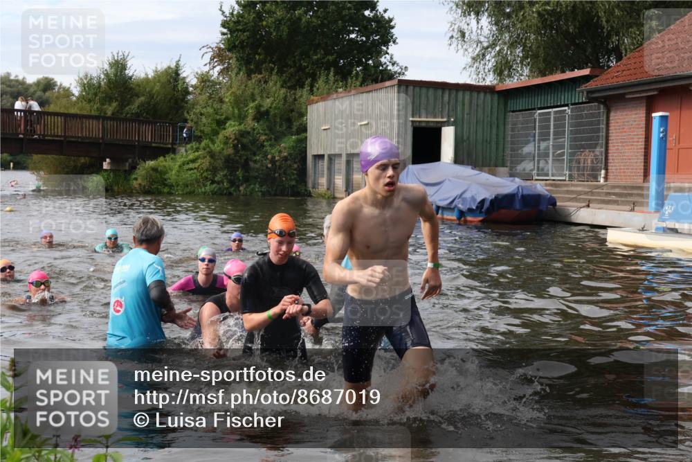 31.08.2025 - Elbe Triathlon Hamburg Luisa Fischer http://msf.ph/oto/8687019 31.08.2025 10:51:57 Schwimmen 1536, 1552, 1561, 1562, 1571, 1595, 1597 meine-sportfotos.de