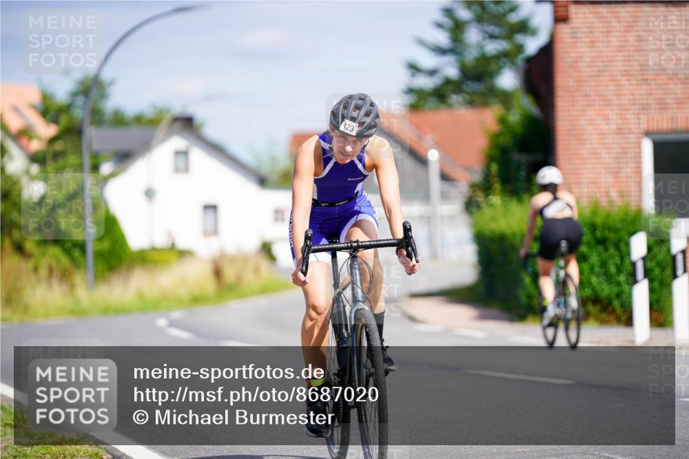 31.08.2025 - Elbe Triathlon Hamburg Michael Burmester http://msf.ph/oto/8687020 31.08.2025 14:48:35 Radfahren 123, 161 meine-sportfotos.de