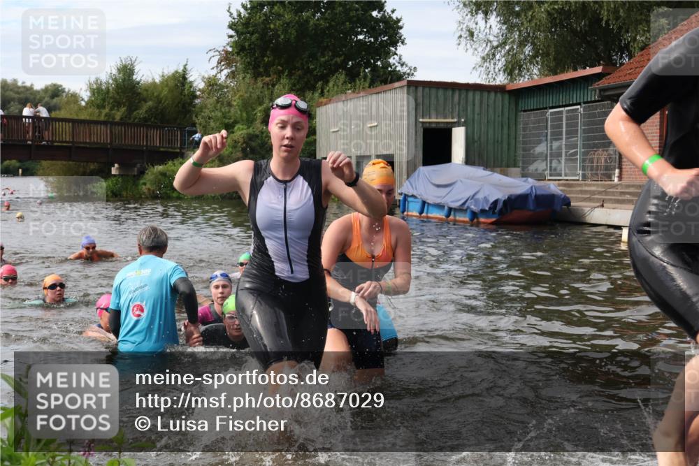 31.08.2025 - Elbe Triathlon Hamburg Luisa Fischer http://msf.ph/oto/8687029 31.08.2025 10:52:00 Schwimmen 1519, 1532, 1536, 1552, 1561, 1562, 1571, 1595, 1597 meine-sportfotos.de