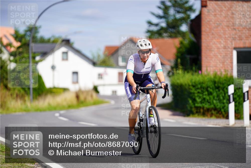 31.08.2025 - Elbe Triathlon Hamburg Michael Burmester http://msf.ph/oto/8687030 31.08.2025 14:49:02 Radfahren 136 meine-sportfotos.de