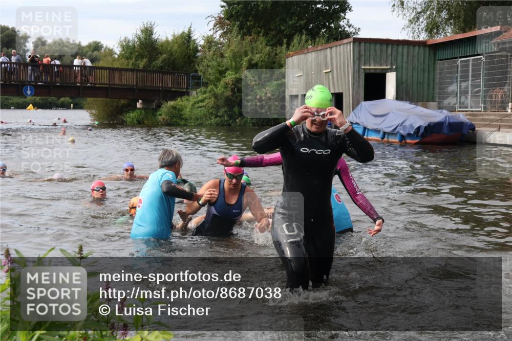 31.08.2025 - Elbe Triathlon Hamburg Luisa Fischer http://msf.ph/oto/8687038 31.08.2025 10:52:03 Schwimmen 1519, 1532, 1536, 1545, 1552, 1561, 1562, 1571, 1580, 1586, 1595, 1597 meine-sportfotos.de