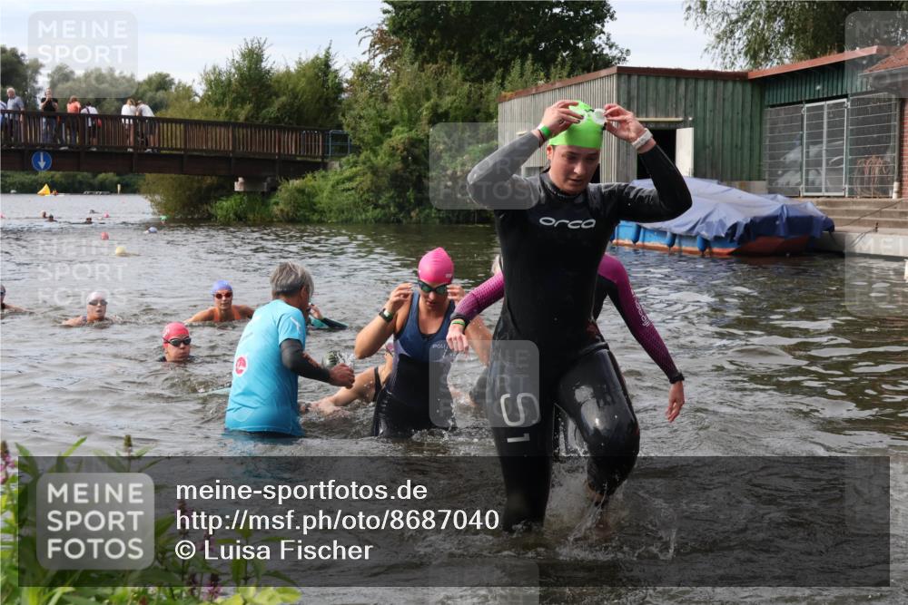 31.08.2025 - Elbe Triathlon Hamburg Luisa Fischer http://msf.ph/oto/8687040 31.08.2025 10:52:03 Schwimmen 1519, 1532, 1536, 1545, 1552, 1561, 1562, 1571, 1580, 1586, 1595, 1597 meine-sportfotos.de