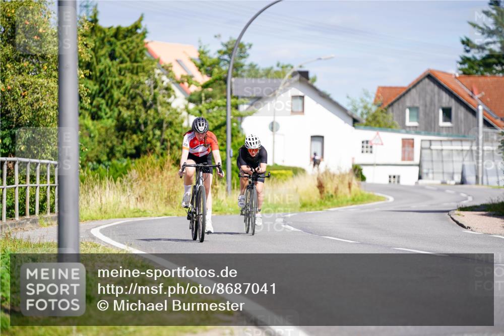 31.08.2025 - Elbe Triathlon Hamburg Michael Burmester http://msf.ph/oto/8687041 31.08.2025 14:49:24 Radfahren 145 meine-sportfotos.de