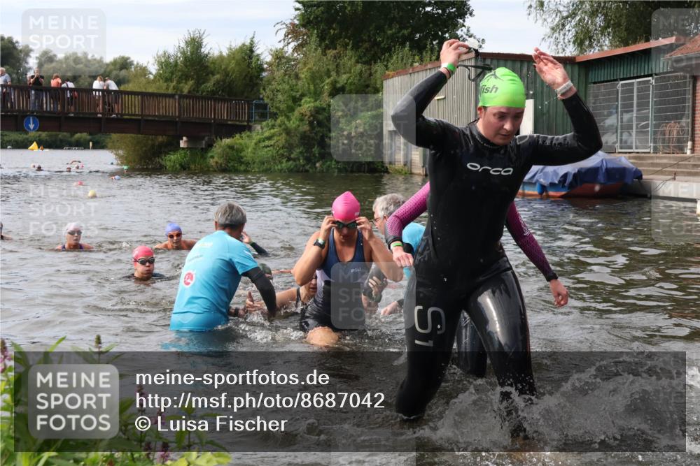 31.08.2025 - Elbe Triathlon Hamburg Luisa Fischer http://msf.ph/oto/8687042 31.08.2025 10:52:03 Schwimmen 1519, 1532, 1536, 1545, 1552, 1561, 1562, 1571, 1580, 1586, 1595, 1597 meine-sportfotos.de