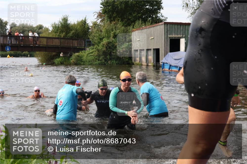 31.08.2025 - Elbe Triathlon Hamburg Luisa Fischer http://msf.ph/oto/8687043 31.08.2025 10:52:07 Schwimmen 1516, 1519, 1521, 1527, 1532, 1536, 1541, 1545, 1561, 1562, 1571, 1580, 1581, 1586 meine-sportfotos.de