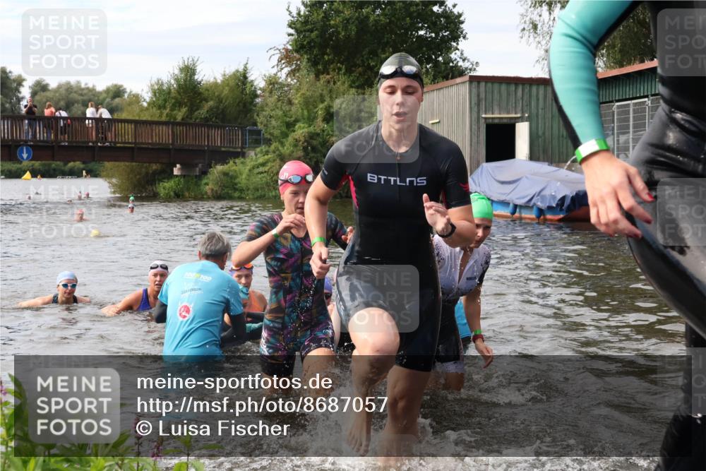 31.08.2025 - Elbe Triathlon Hamburg Luisa Fischer http://msf.ph/oto/8687057 31.08.2025 10:52:10 Schwimmen 1516, 1519, 1521, 1527, 1532, 1541, 1545, 1546, 1562, 1571, 1580, 1581, 1586 meine-sportfotos.de