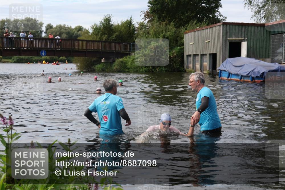 31.08.2025 - Elbe Triathlon Hamburg Luisa Fischer http://msf.ph/oto/8687098 31.08.2025 10:52:54 Schwimmen 1513 meine-sportfotos.de