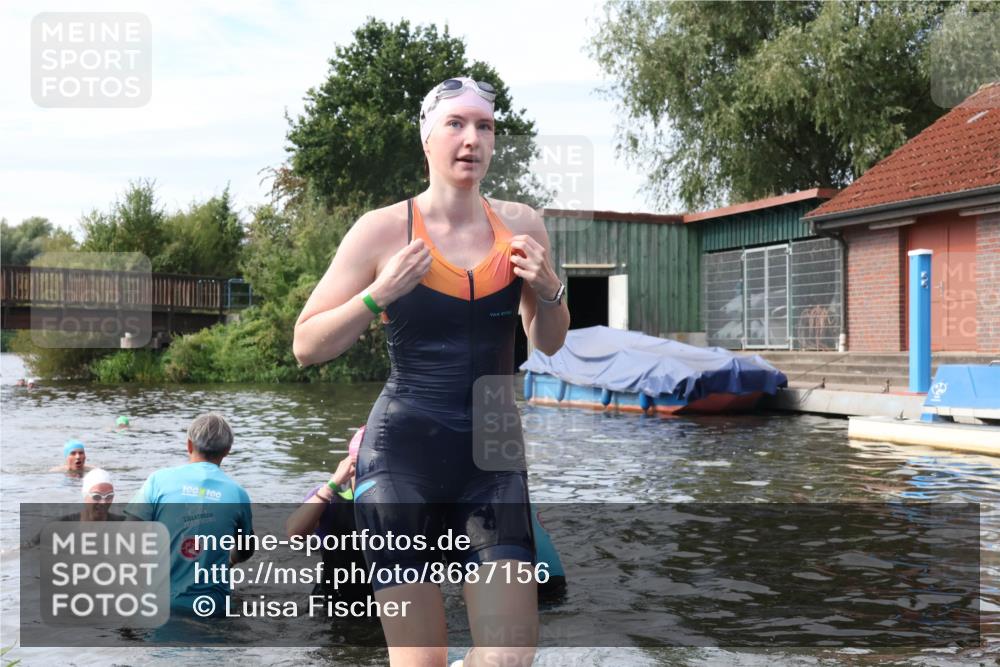 31.08.2025 - Elbe Triathlon Hamburg Luisa Fischer http://msf.ph/oto/8687156 31.08.2025 10:53:26 Schwimmen 1477, 1548, 1563, 1579, 1605 meine-sportfotos.de