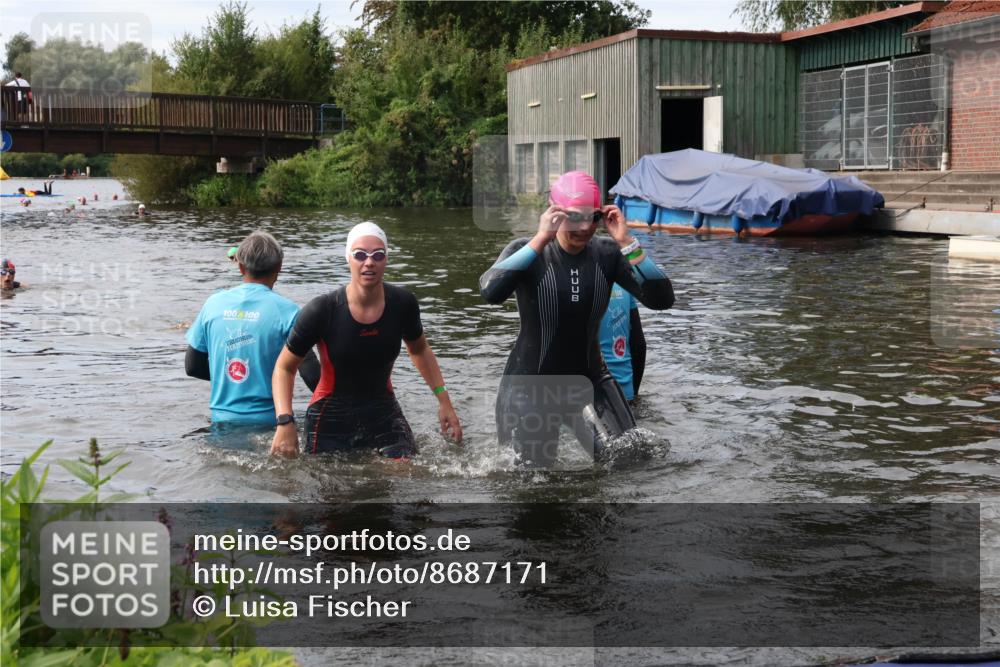 31.08.2025 - Elbe Triathlon Hamburg Luisa Fischer http://msf.ph/oto/8687171 31.08.2025 10:53:32 Schwimmen 952, 1477, 1548, 1563, 1579 meine-sportfotos.de