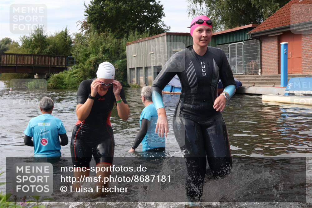 31.08.2025 - Elbe Triathlon Hamburg Luisa Fischer http://msf.ph/oto/8687181 31.08.2025 10:53:33 Schwimmen 952, 1477, 1548, 1563 meine-sportfotos.de