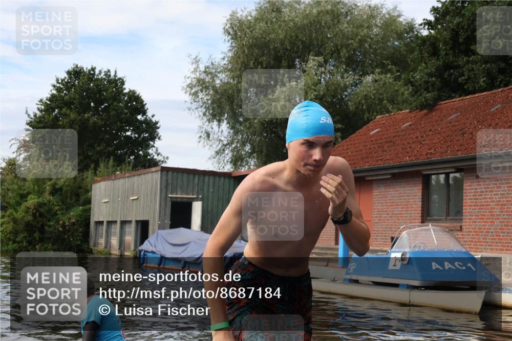 31.08.2025 - Elbe Triathlon Hamburg Luisa Fischer http://msf.ph/oto/8687184 31.08.2025 10:53:42 Schwimmen 952 meine-sportfotos.de