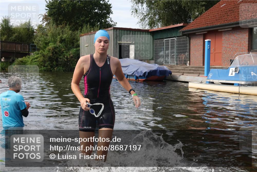 31.08.2025 - Elbe Triathlon Hamburg Luisa Fischer http://msf.ph/oto/8687197 31.08.2025 10:54:12 Schwimmen 1582 meine-sportfotos.de