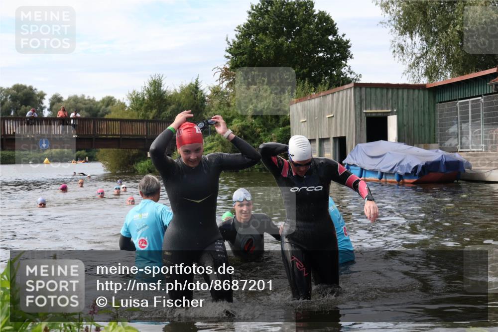 31.08.2025 - Elbe Triathlon Hamburg Luisa Fischer http://msf.ph/oto/8687201 31.08.2025 10:54:38 Schwimmen 1509, 1520, 1524, 1590 meine-sportfotos.de