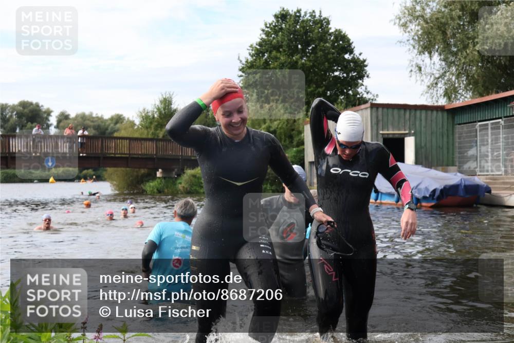 31.08.2025 - Elbe Triathlon Hamburg Luisa Fischer http://msf.ph/oto/8687206 31.08.2025 10:54:39 Schwimmen 1509, 1520, 1524, 1590 meine-sportfotos.de