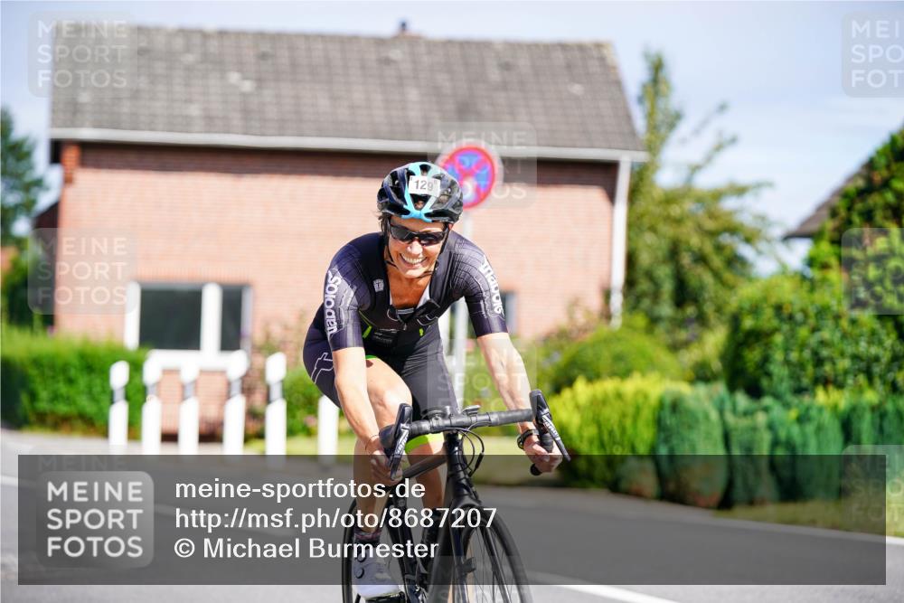 31.08.2025 - Elbe Triathlon Hamburg Michael Burmester http://msf.ph/oto/8687207 31.08.2025 14:51:16 Radfahren 146 meine-sportfotos.de