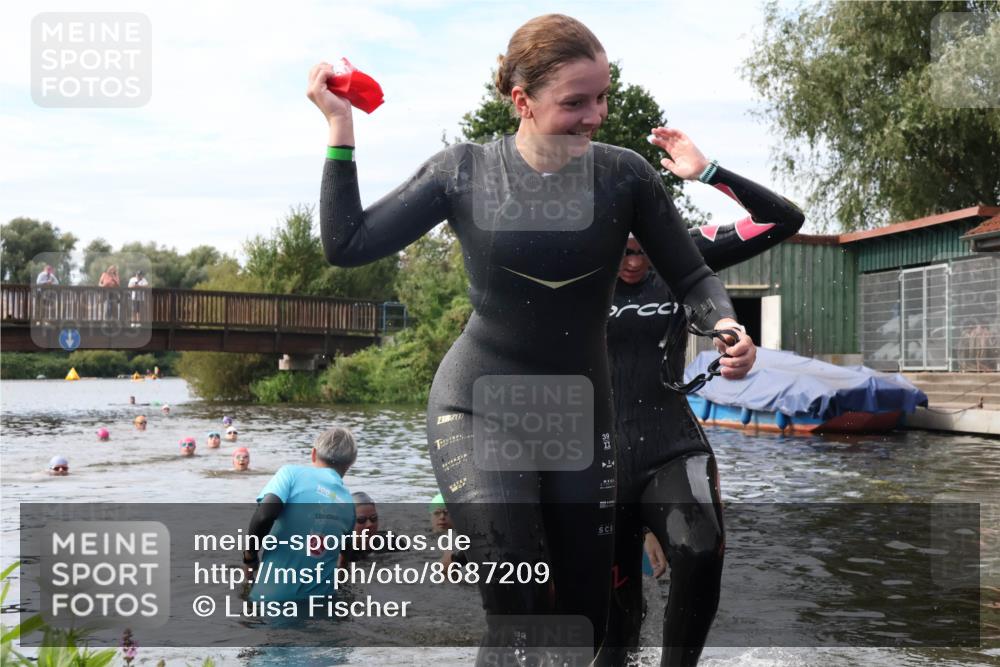 31.08.2025 - Elbe Triathlon Hamburg Luisa Fischer http://msf.ph/oto/8687209 31.08.2025 10:54:40 Schwimmen 1509, 1520, 1524, 1554, 1590 meine-sportfotos.de