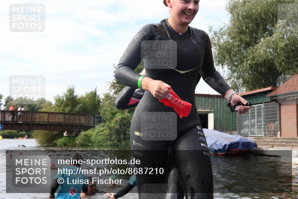 31.08.2025 - Elbe Triathlon Hamburg Luisa Fischer http://msf.ph/oto/8687210 31.08.2025 10:54:40 Schwimmen 1509, 1520, 1524, 1554, 1590 meine-sportfotos.de