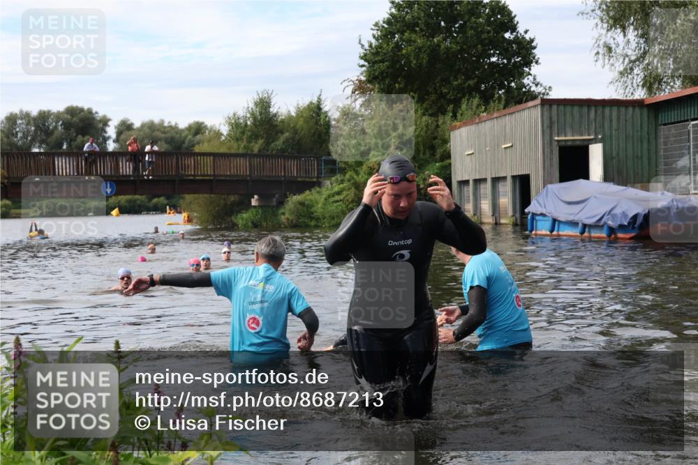 31.08.2025 - Elbe Triathlon Hamburg Luisa Fischer http://msf.ph/oto/8687213 31.08.2025 10:54:45 Schwimmen 1509, 1524, 1554, 1590 meine-sportfotos.de