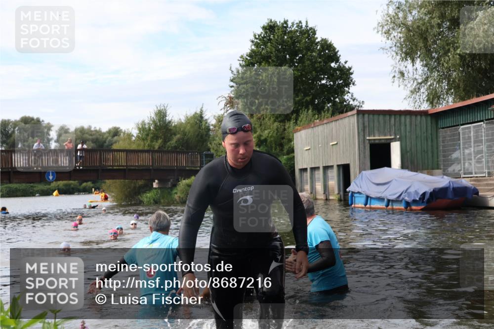 31.08.2025 - Elbe Triathlon Hamburg Luisa Fischer http://msf.ph/oto/8687216 31.08.2025 10:54:45 Schwimmen 1509, 1524, 1554, 1590 meine-sportfotos.de