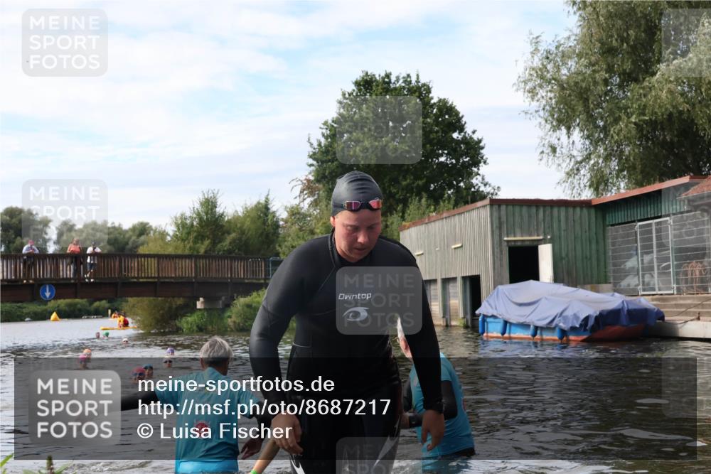 31.08.2025 - Elbe Triathlon Hamburg Luisa Fischer http://msf.ph/oto/8687217 31.08.2025 10:54:46 Schwimmen 1509, 1524, 1554, 1590 meine-sportfotos.de
