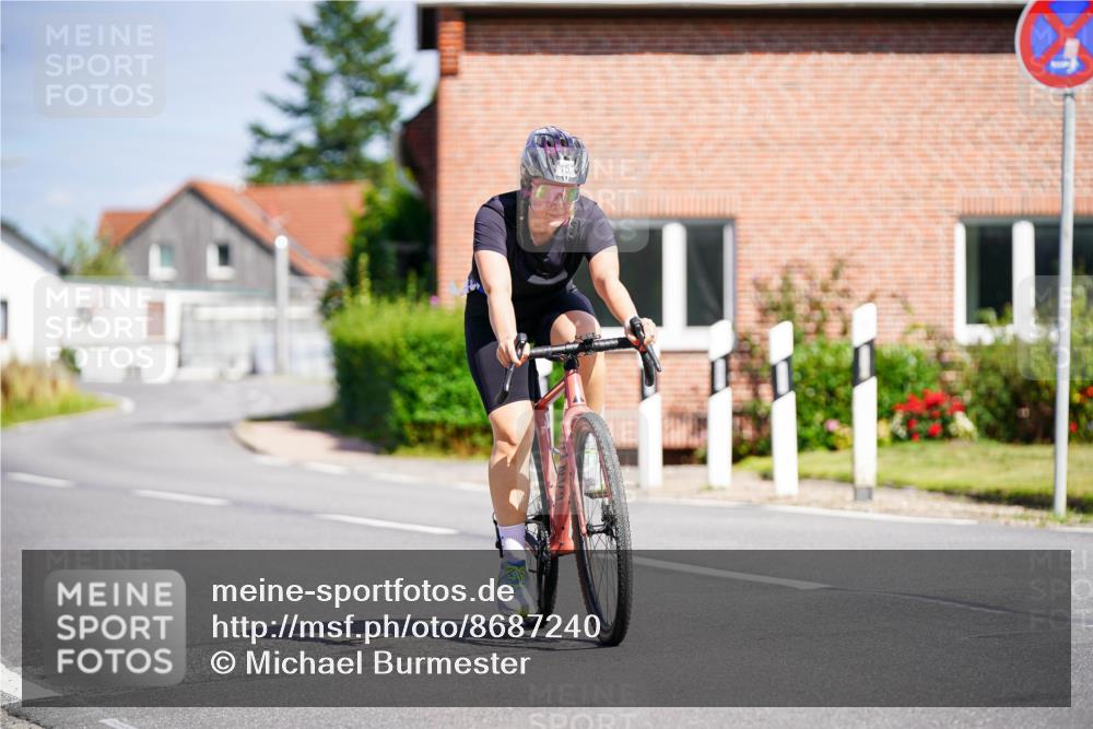 31.08.2025 - Elbe Triathlon Hamburg Michael Burmester http://msf.ph/oto/8687240 31.08.2025 14:51:43 Radfahren 157 meine-sportfotos.de