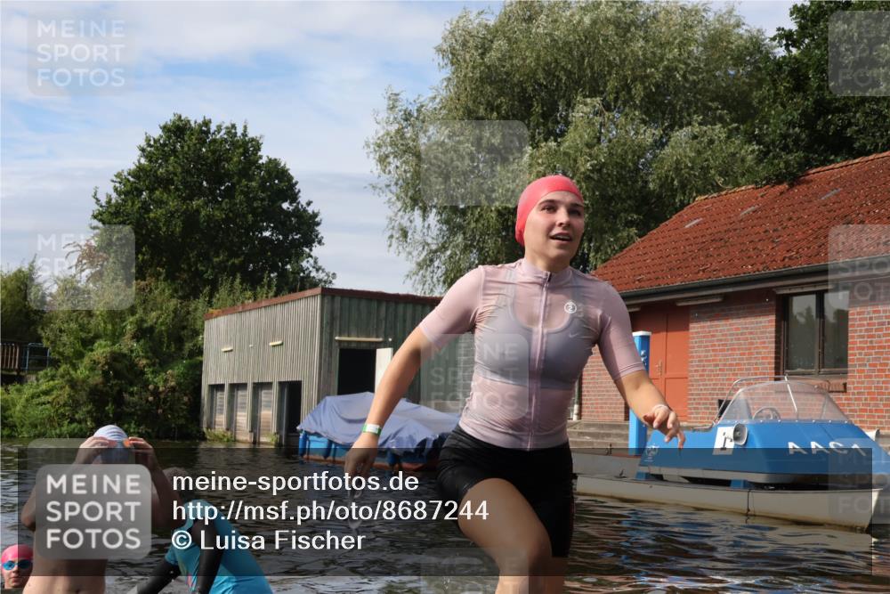 31.08.2025 - Elbe Triathlon Hamburg Luisa Fischer http://msf.ph/oto/8687244 31.08.2025 10:55:00 Schwimmen 1515, 1589, 1611 meine-sportfotos.de
