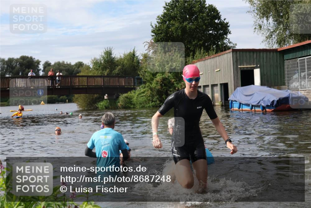 31.08.2025 - Elbe Triathlon Hamburg Luisa Fischer http://msf.ph/oto/8687248 31.08.2025 10:55:04 Schwimmen 1515, 1538, 1589, 1611 meine-sportfotos.de