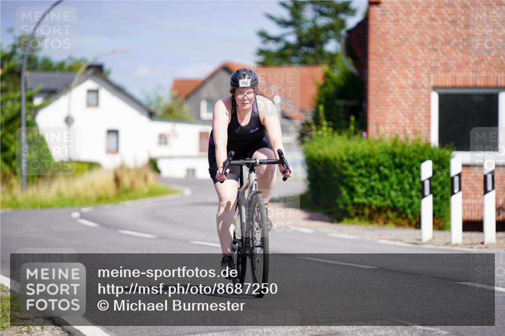 31.08.2025 - Elbe Triathlon Hamburg Michael Burmester http://msf.ph/oto/8687250 31.08.2025 14:52:01 Radfahren 140, 143 meine-sportfotos.de