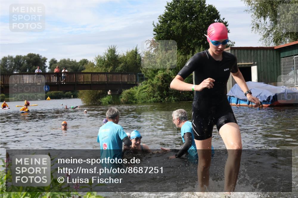 31.08.2025 - Elbe Triathlon Hamburg Luisa Fischer http://msf.ph/oto/8687251 31.08.2025 10:55:05 Schwimmen 1515, 1525, 1538, 1589, 1611 meine-sportfotos.de