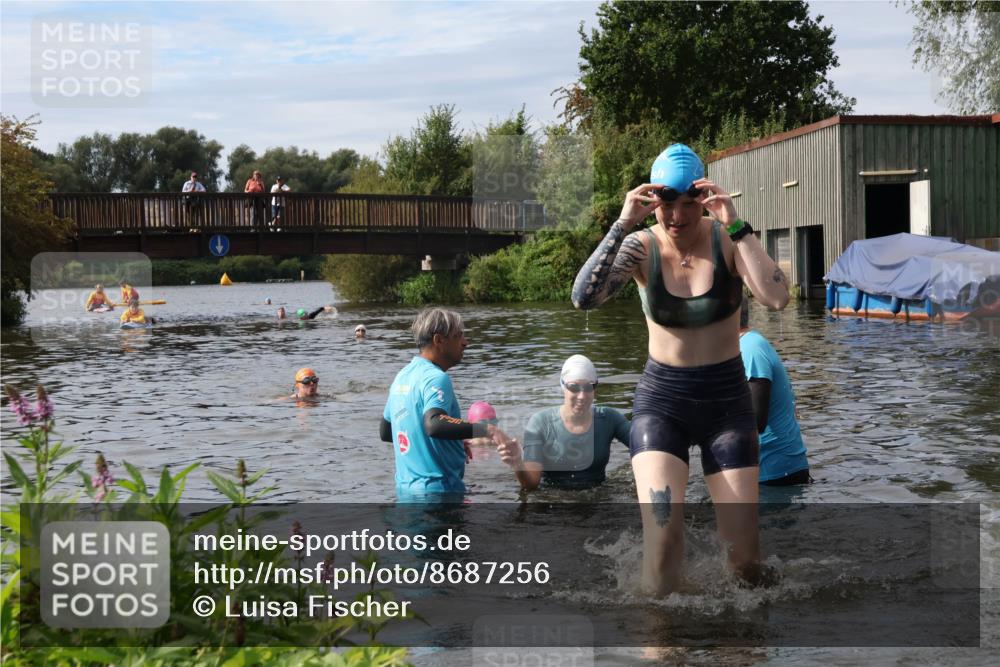 31.08.2025 - Elbe Triathlon Hamburg Luisa Fischer http://msf.ph/oto/8687256 31.08.2025 10:55:09 Schwimmen 1525, 1538, 1611, 1616 meine-sportfotos.de