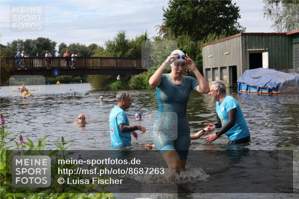 31.08.2025 - Elbe Triathlon Hamburg Luisa Fischer http://msf.ph/oto/8687263 31.08.2025 10:55:13 Schwimmen 1525, 1538, 1616 meine-sportfotos.de