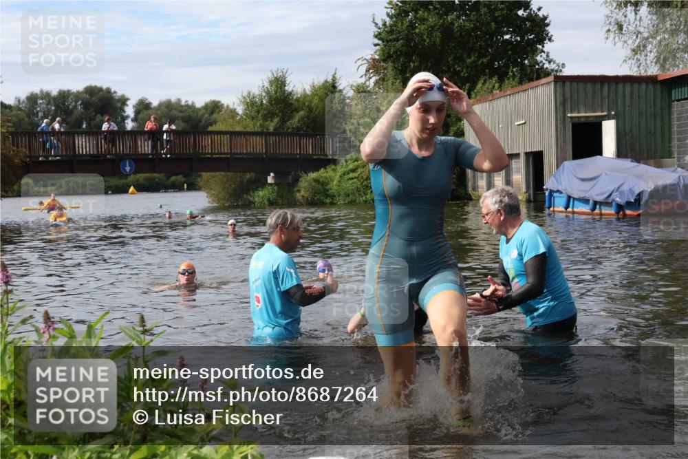 31.08.2025 - Elbe Triathlon Hamburg Luisa Fischer http://msf.ph/oto/8687264 31.08.2025 10:55:13 Schwimmen 1525, 1538, 1616 meine-sportfotos.de